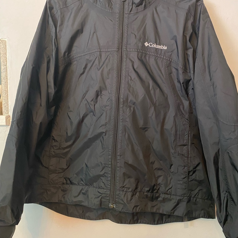 EUC black Columbia windbreaker
